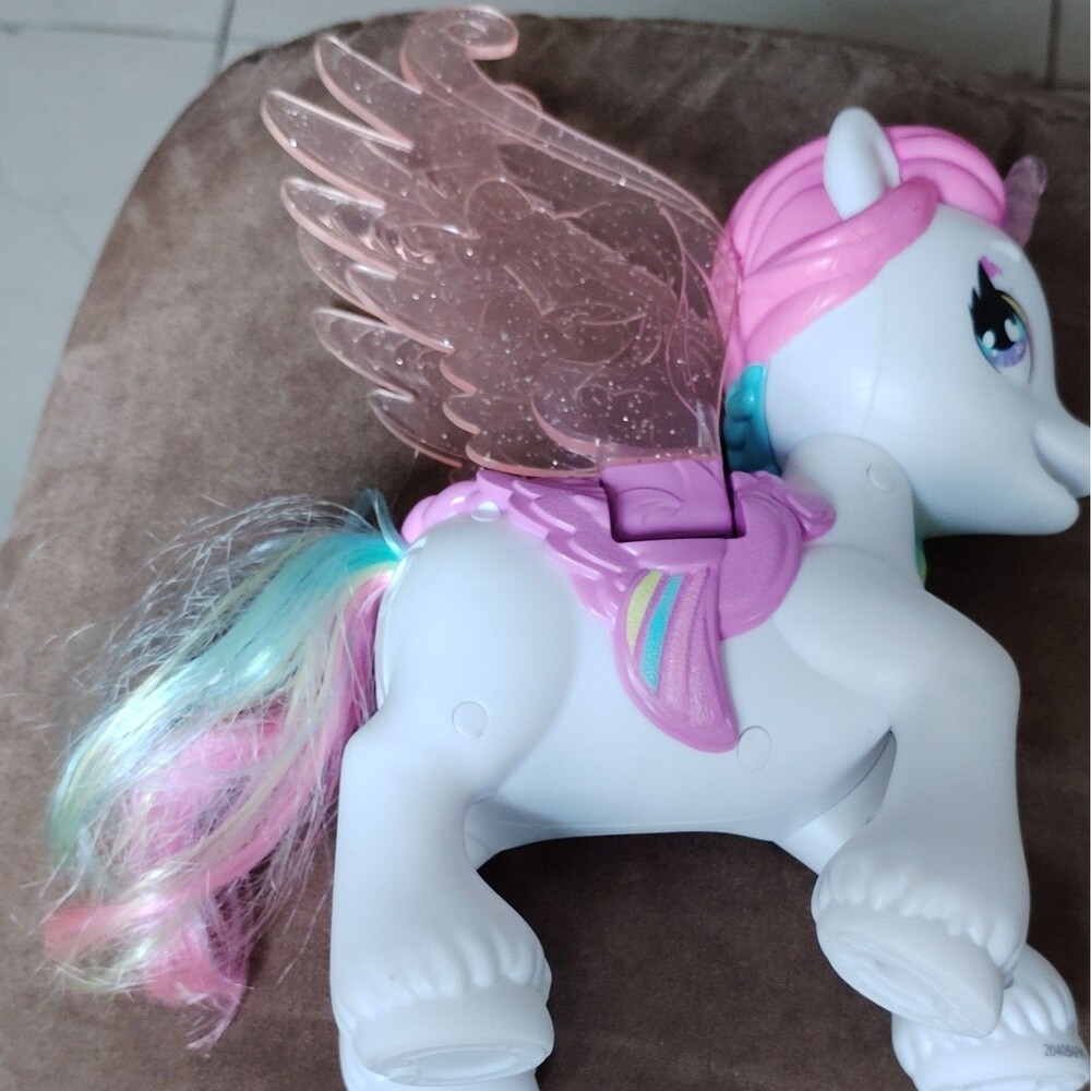 Hatchimals CollEGGtibles, Interactive Hatchicorn Unicorn with Multicolor Works